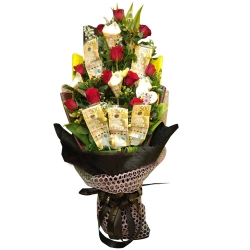 Money with 12 Red Color Roses in Bouquet